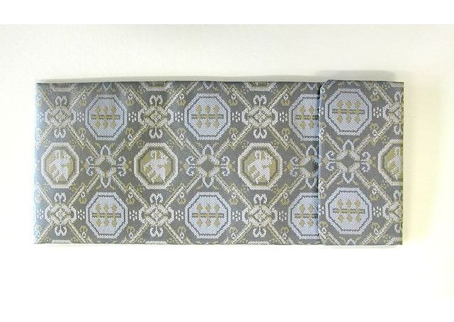 縦型念珠袋(小)正式用 名物柄:亀甲華文(薄青)