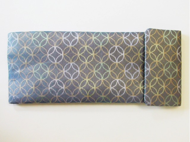 縦型念珠袋(小)正式用 名物柄:七宝紋(薄青)