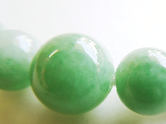 ビルマ翡翠の数珠玉